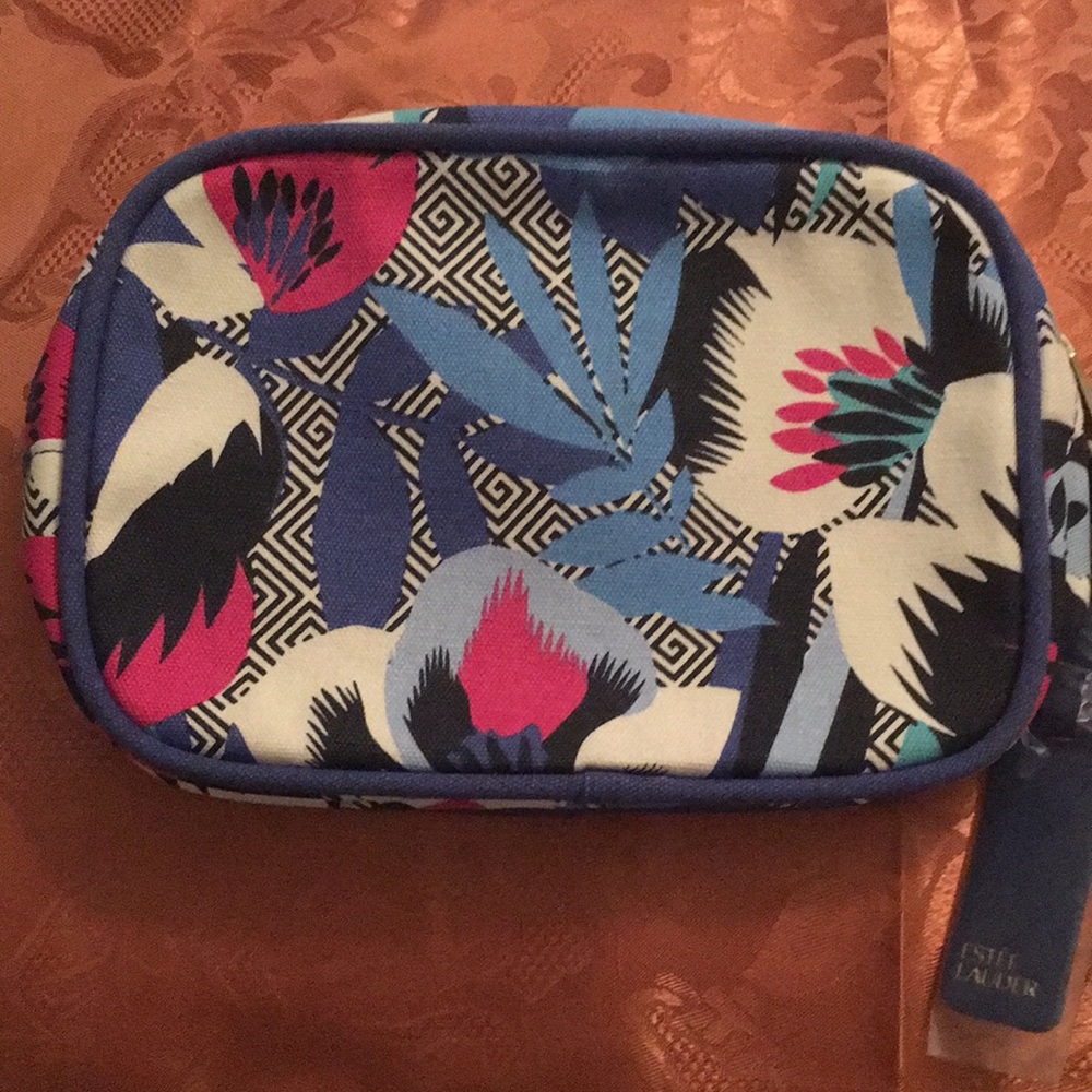 NWT Estée Lauder Cosmetic bag